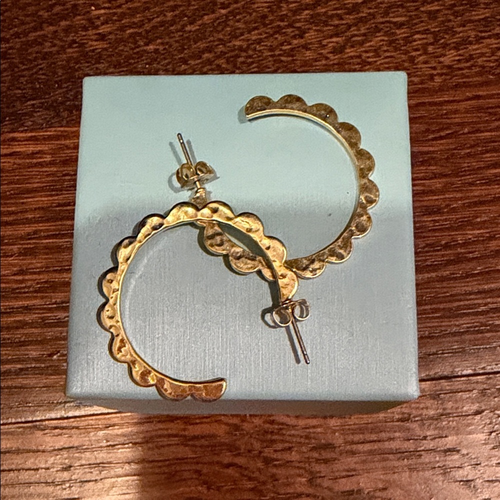 Gold Scalloped Hoop Earrings